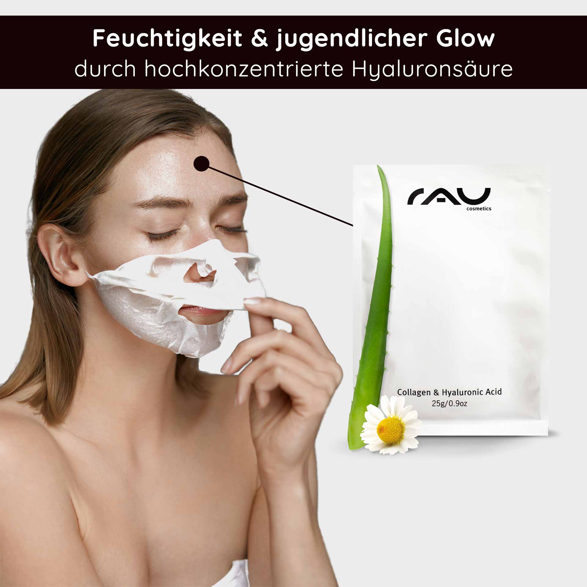 Collagen & Hyaluronic Acid Mask Fleece Mask - Pack of 10 Frau mit Gesichtsmaske aus Hyaluronsäure und Collagen, die feuchtigkeitsspendende Hautpflege von RAU Cosmetics zeigt, umgeben von Aloe Vera und Kamille.