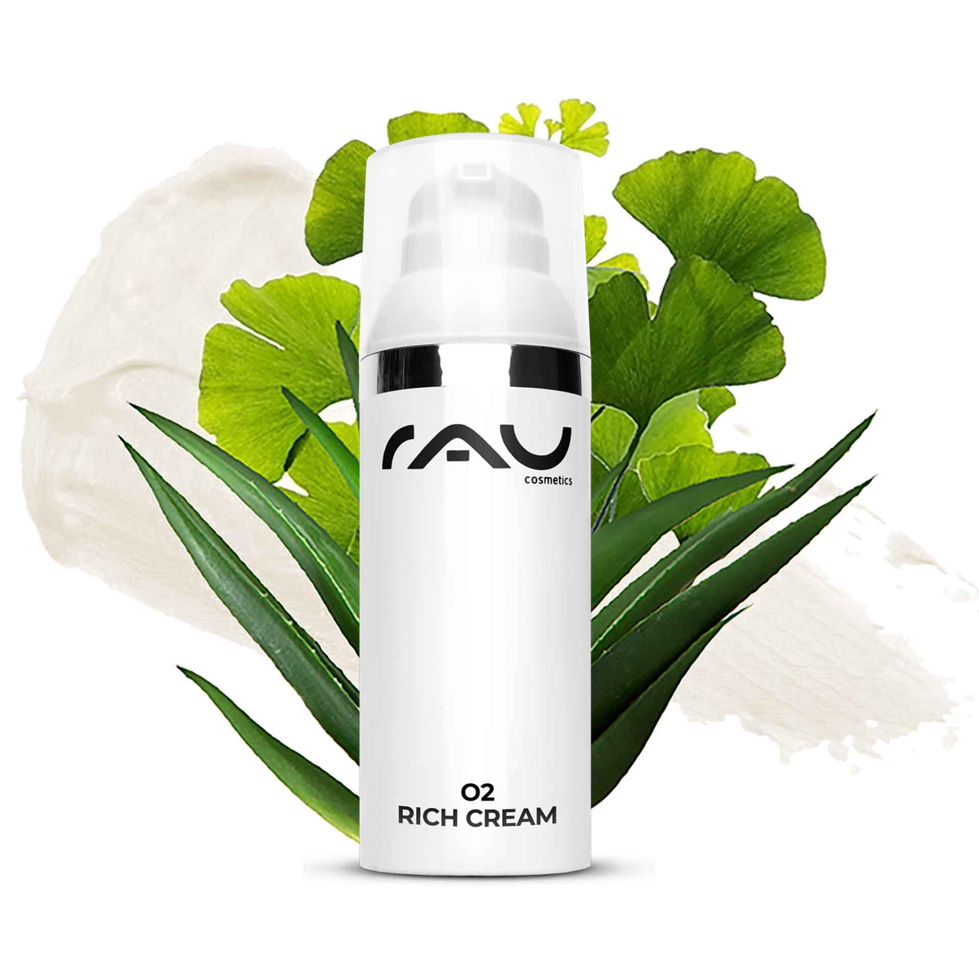 O2 Rich Cream 50 ml Crema de noche enriquecida para pieles secas con gingko Flasche der RAU Cosmetics O2 Rich Cream mit Ginkgoblättern und Aloe Vera-Hintergrund, die die Feuchtigkeitsversorgung trockener Haut fördert.